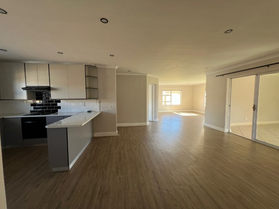 To Let 3 Bedroom Property for Rent in Summerstrand Eastern Cape